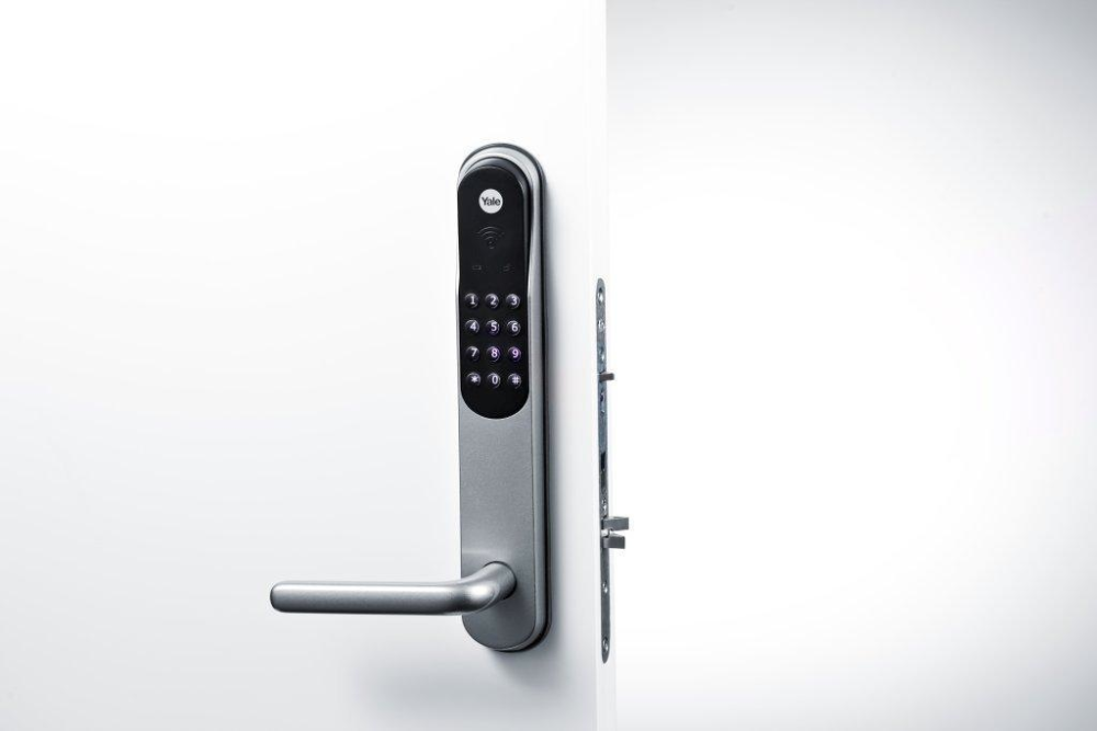 Rige mave Morgen Lås døren op med telefonen: Nu kommer smartphone-låsen til Danmark -  Computerworld