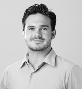 Norriq Danmark A/S har pr. 1. september 2025 ansat Søren Vindfelt Røn som Data & AI Consultant. Han skal især beskæftige sig med at effektivisere, planlægge og implementere innovative, digitale løsninger for Norriqs kunder. Han kommer fra en stilling som Co-founder & CMO hos DrinkSaver. Han er uddannet Masters of science på Københavns IT-Universitet.