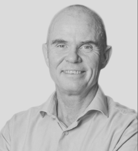 EG Danmark A/S har pr. 1. december 2025 ansat Søren Jermiin Olesen som Senior Product Manager. Han skal især beskæftige sig med finans- og debitorstyring i det offentlige med ansvar for økonomistyringssystemet EG ØS Indsigt. Han kommer fra en stilling som Product Manager hos KMD A/S. Han er uddannet Cand. oecon. Han har tidligere beskæftiget sig med økonomi bl.a. i Aarhus Kommune og været med til at udvikle NemØkonom før og efter salget til KMD.