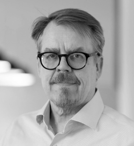 Den danske eID-virksomhed Idura har pr. 1. april 2026 ansat Kari Lehtimäki som Country Manager. Han skal især beskæftige sig med at styrke kendskabet til Iduras løsninger i Finland samt fremme samarbejdet med økosystemet omkring det finske Trust Network. Han kommer fra en stilling som Salgschef hos Telia Finland. Han er uddannet uddannet civilingeniør (M.Sc. Tech.) og medbringer ledelse, markedsindsigt og praktisk erfaring. Han har tidligere beskæftiget sig med salg og forretningsudvikling inden for Telias trust services-forretning.