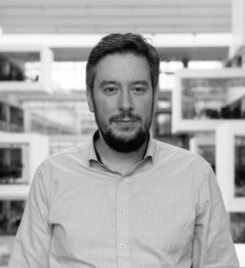 Trafikstyrelsen har pr. 1. maj 2026 ansat Nihad Hodzic som IT og Digitaliseringschef. Han skal især beskæftige sig med med IT-projekter og digital transformation, herunder især det strategiske løft af Trafikstyrelsens digitale niveau. Han kommer fra en stilling som Kontorchef hos Udviklings og Forenklingsstyrelsen. Han er uddannet i statskundskab og har en lederuddannelse fra MIT Sloan, samt en igangværende Master i IT-Ledelse. Han har tidligere beskæftiget sig med IT-udvikling og større projekter på momsområdet, hvor han har ledet et projekt- og udviklingskontor.