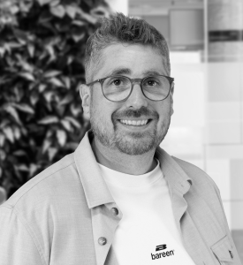 Elbek & Vejrup A/S har pr. 1. juni 2026 ansat Mikkel Bernt Buchvardt som AI Architect & Product Manager. Han skal især beskæftige sig med udviklingen af AI-Services og AI-Agenter i og omkring Business Central. Han kommer fra en stilling som Lead Data & Analytics hos IBM. Han er uddannet MSc. i softwareudvikling fra ITU. Han har tidligere beskæftiget sig med Data og BI hos KMD og Seges Innovation.