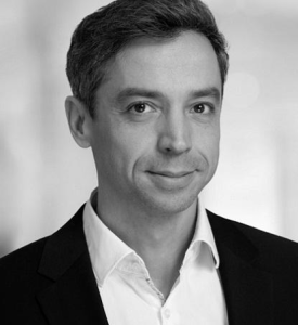 Lector ApS har pr. 9. juli 2026 ansat Simeon Dimitrov som IT-konsulent i Lectors TeamShare-gruppe. Han skal især beskæftige sig med cloud og infrastruktur samt design og optimering af Lectors infrastruktur og løsninger. Han kommer fra en stilling som DevOps Engineer hos Kraftvaerk. Han har tidligere beskæftiget sig med Azure og onprem infrastruktur, automatisering, implementering og optimering af cloudløsninger.