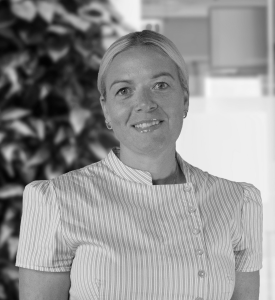 Elbek & Vejrup A/S har pr. 1. august 2026 ansat Nathalie Kajberg Knudsen som Supportkonsulent i Evita/Forsyning. Hun skal især beskæftige sig med support af Evita/Forsyning samt bidrage til videreudviklingen af supportsetup på Evita og Appia. Hun kommer fra en stilling som support indenfor Kundeadministration og Afregning hos KMD Easy Energy. Hun har tidligere beskæftiget sig med kørselskoordinering og kørselsledelse hos FKS Slamson og Godik.