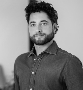 Softwarevirksomheden Idura, som udvikler løsninger til digital identifikation og autentifikation, har pr. 1. september 2026 ansat Alfredo Paladino, 32 år,  som Account Manager for det danske marked. Han skal især beskæftige sig med salg af Iduras MitID- og signaturløsninger i Danmark. Han kommer fra en stilling som Head of Business Development hos Goodwings. Han er uddannet kandidat i e-business. Han har tidligere beskæftiget sig med at opbygge Goodwings' kommercielle funktion og lede et internationalt BDR-team på 12 personer.